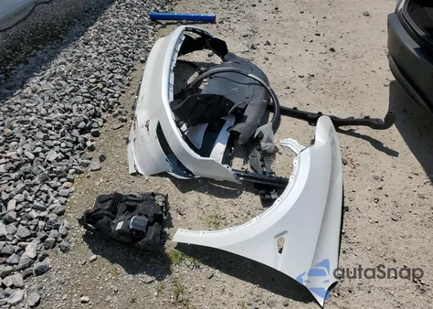 2026 Tesla Model Y из США, поврежденный, VIN 7SAYGDEE5TA381828